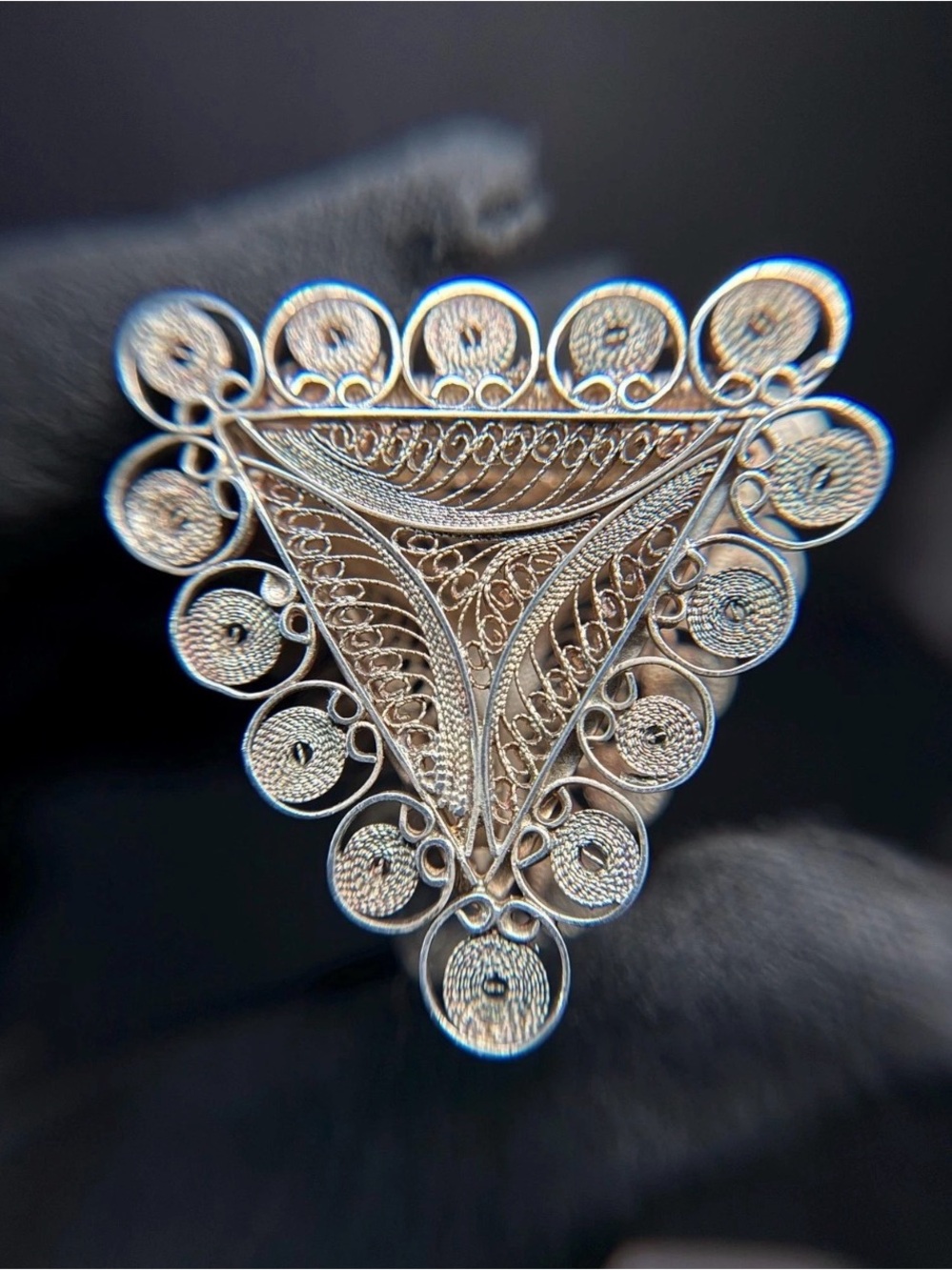 Intricate Filigree Triangle 950 Silver Trinket/Pill box